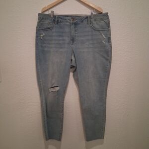 AVA & VIV Mid-Rise Skinny Distressed Jeans  : Size 20R : 5 Pocket Design : NWT